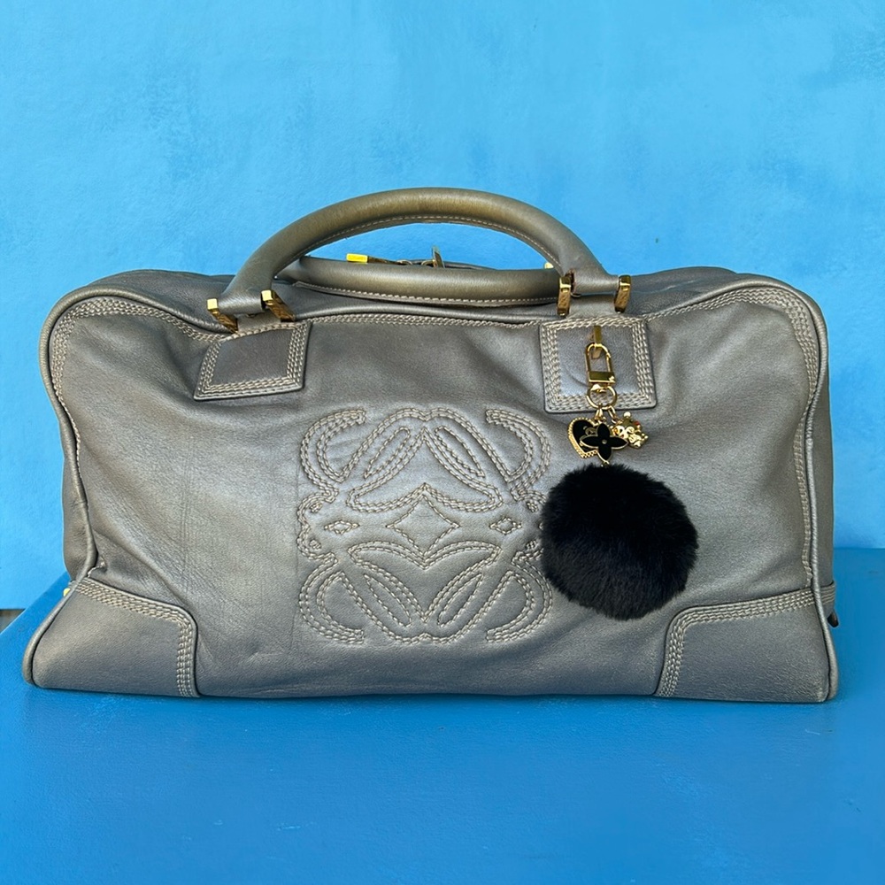 LOVELY LOEWE 🤯🤯🤯 ELEPHANT GREY WITH A TOUCH OF PEARL!!! - Picture 2 of 13